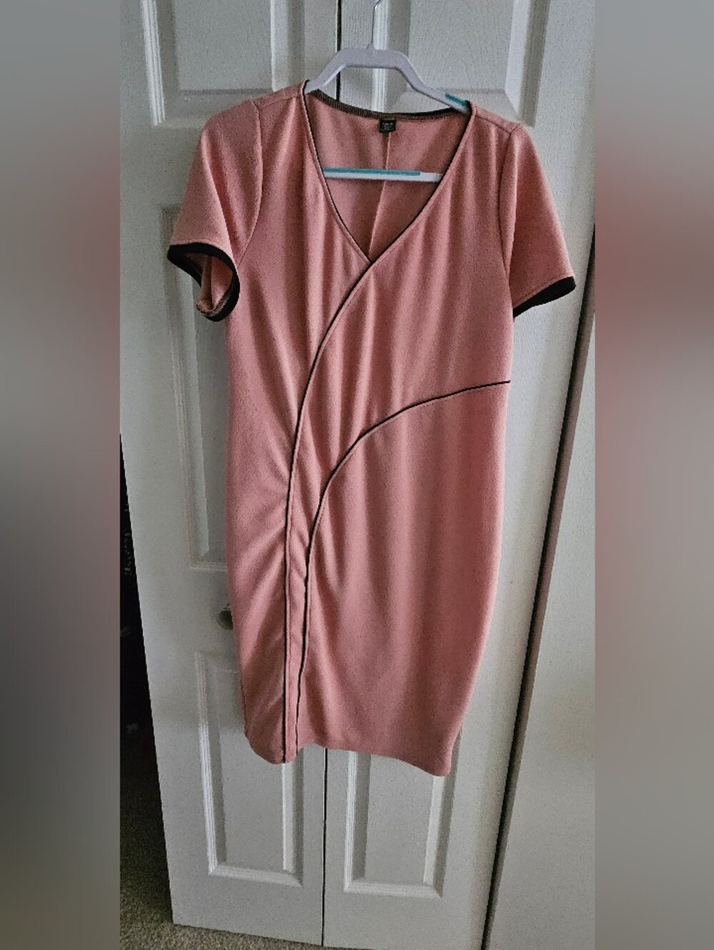 Shein Pink Short-Sleeve V-Neck Sheath Dress with Contrast Piping